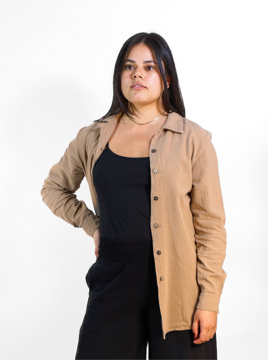Model wearing Utku Oversized Shirt in Ivory buff — handmade in Ecuador