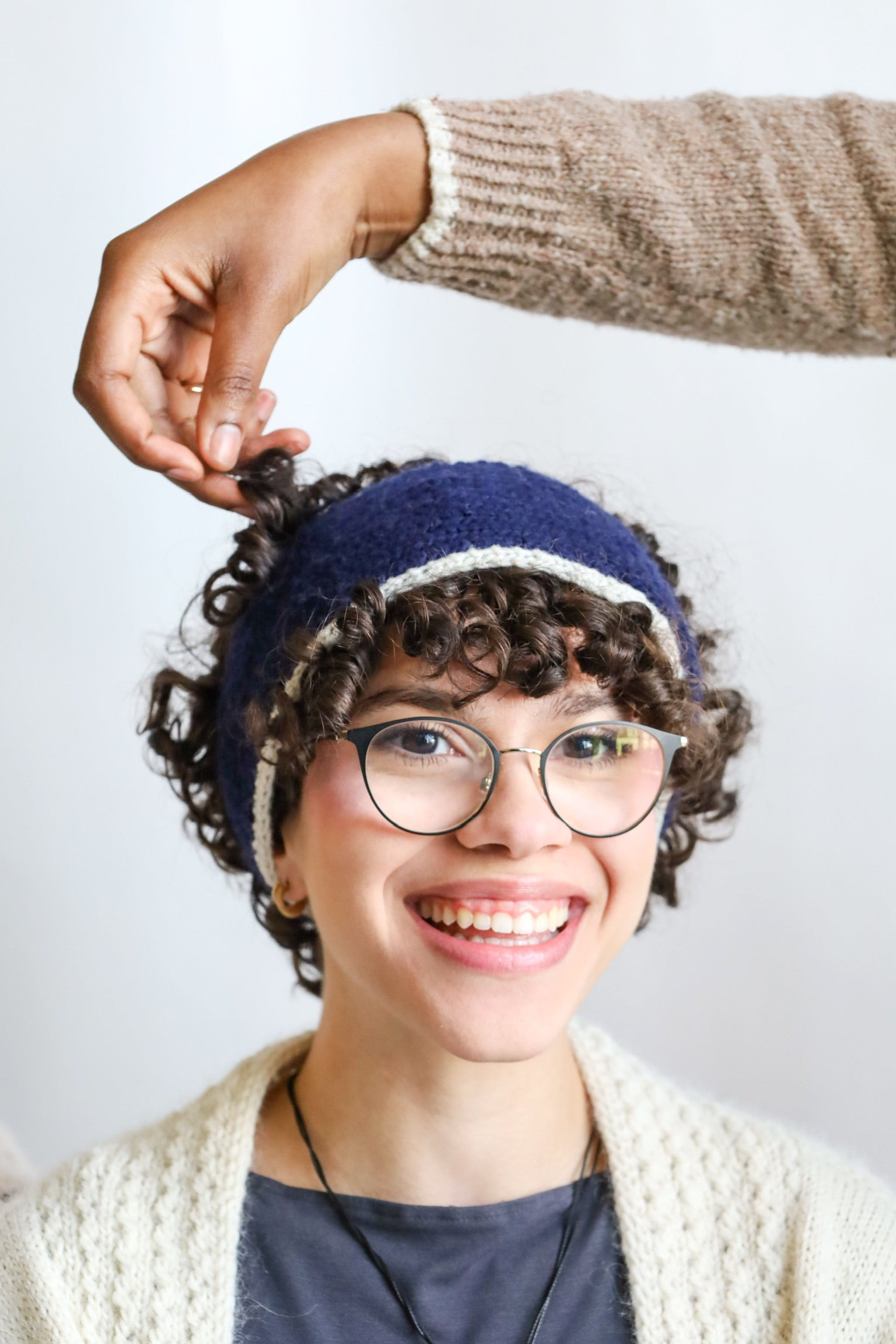 Utku Knit Headband in Lyon blue — stitch detail